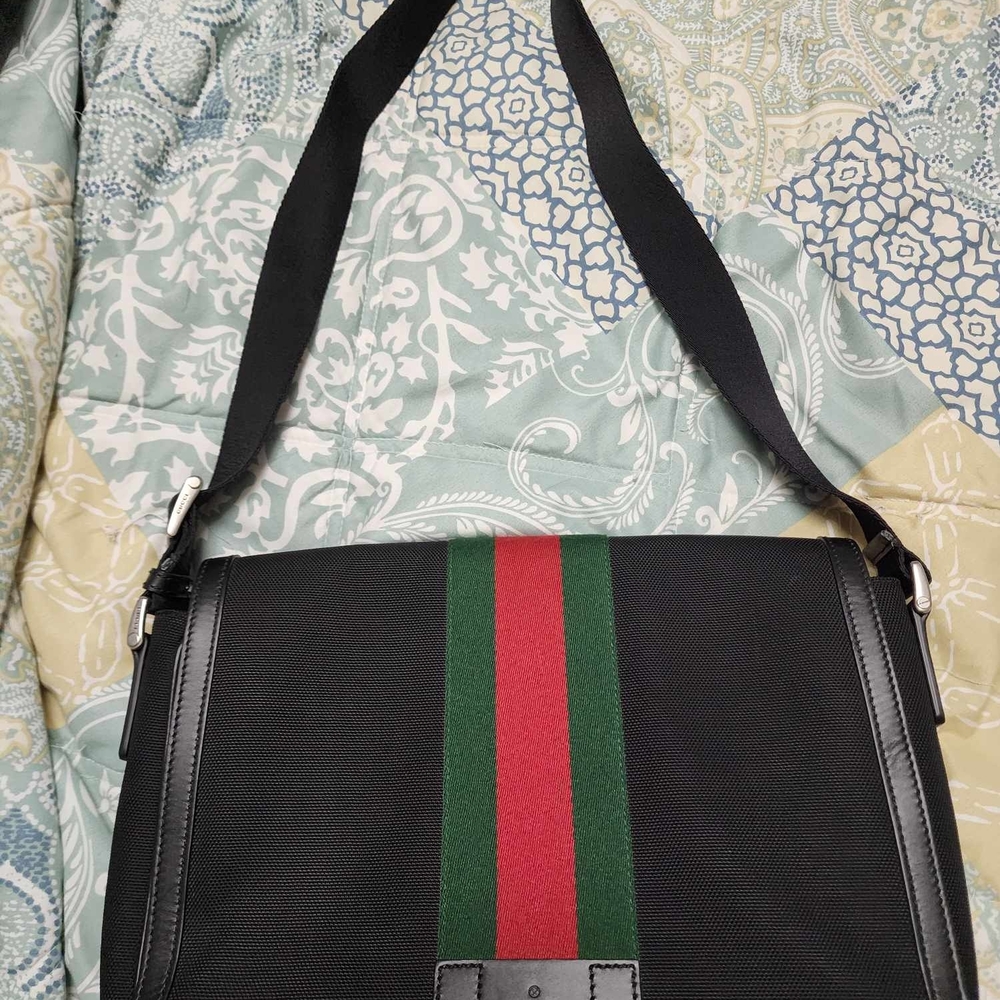 Gucci Black Messenger Bag with Red and Green Stripe